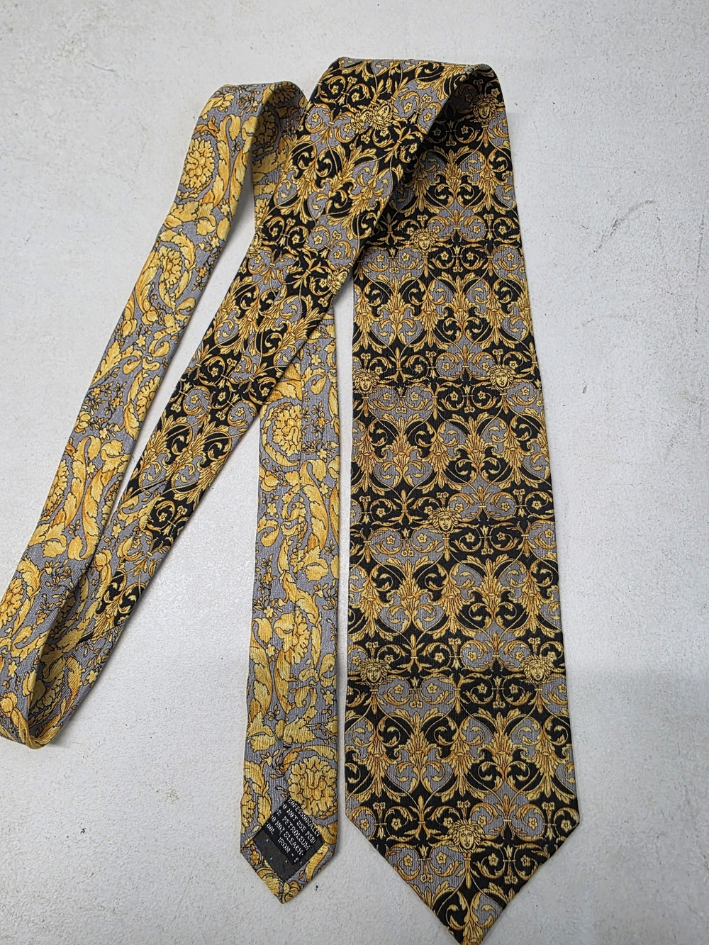 Vintage Gianni Versace 100% Silk Tie Medusa Baroque Black Gold Gray Italy